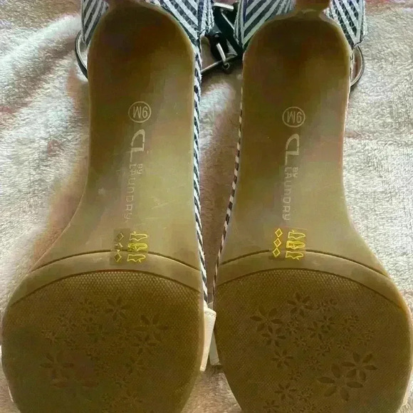 Ankle strap Navy and White striped pumps - Picture 4 of 4